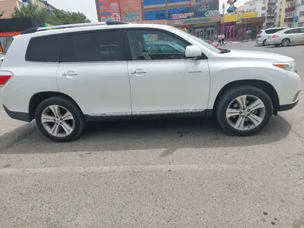 Toyota Highlander 2012 года за 10 200 000 тг. в Атырау – фото 2