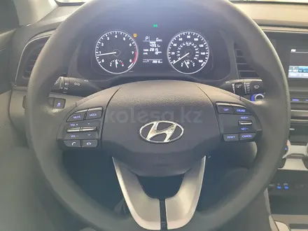Hyundai Elantra 2018 года за 9 500 000 тг. в Атырау – фото 8
