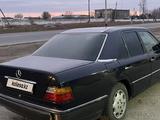 Mercedes-Benz E 220 1995 года за 1 800 000 тг. в Тараз – фото 3