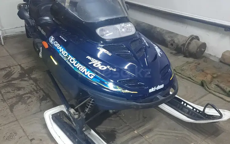 Ski-Doo  SKI-DOO 2005 годаүшін2 800 000 тг. в Экибастуз