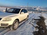 Volkswagen Touareg 2003 года за 3 500 000 тг. в Алматы – фото 3