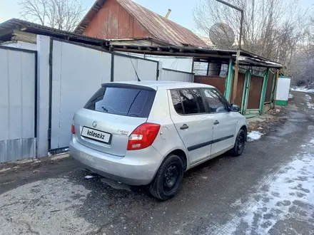 Skoda Fabia 2009 года за 2 850 000 тг. в Алматы – фото 2