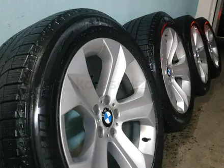 Зимние шины с дисками BMW 255/50 R19 за 480 000 тг. в Алматы – фото 5
