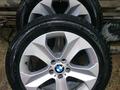 Зимние шины с дисками BMW 255/50 R19 за 480 000 тг. в Алматы