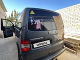 Volkswagen Caravelle 2005 года за 8 500 000 тг. в Кызылорда – фото 2