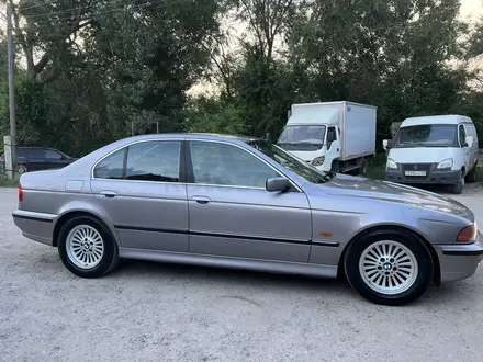 BMW 523 1997 года за 3 800 000 тг. в Алматы – фото 4