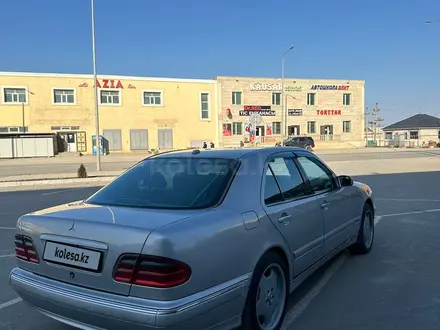 Mercedes-Benz E 320 2000 года за 4 200 000 тг. в Актау – фото 10