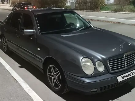 Mercedes-Benz E 240 1998 года за 2 000 000 тг. в Караганда – фото 3