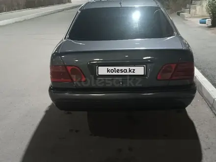 Mercedes-Benz E 240 1998 года за 2 000 000 тг. в Караганда – фото 6