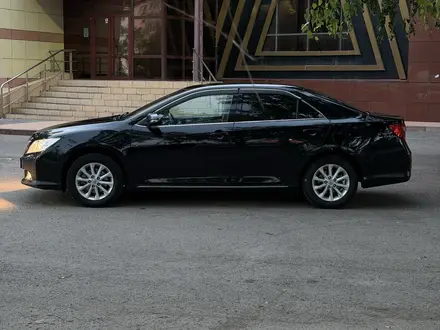 Toyota Camry 2013 года за 8 000 000 тг. в Астана – фото 2