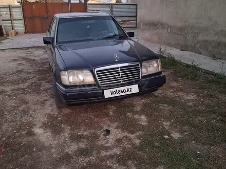 Mercedes-Benz E 220 1994 года за 1 650 000 тг. в Тараз