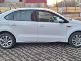 Volkswagen Polo 2016 годаүшін6 800 000 тг. в Атырау – фото 2