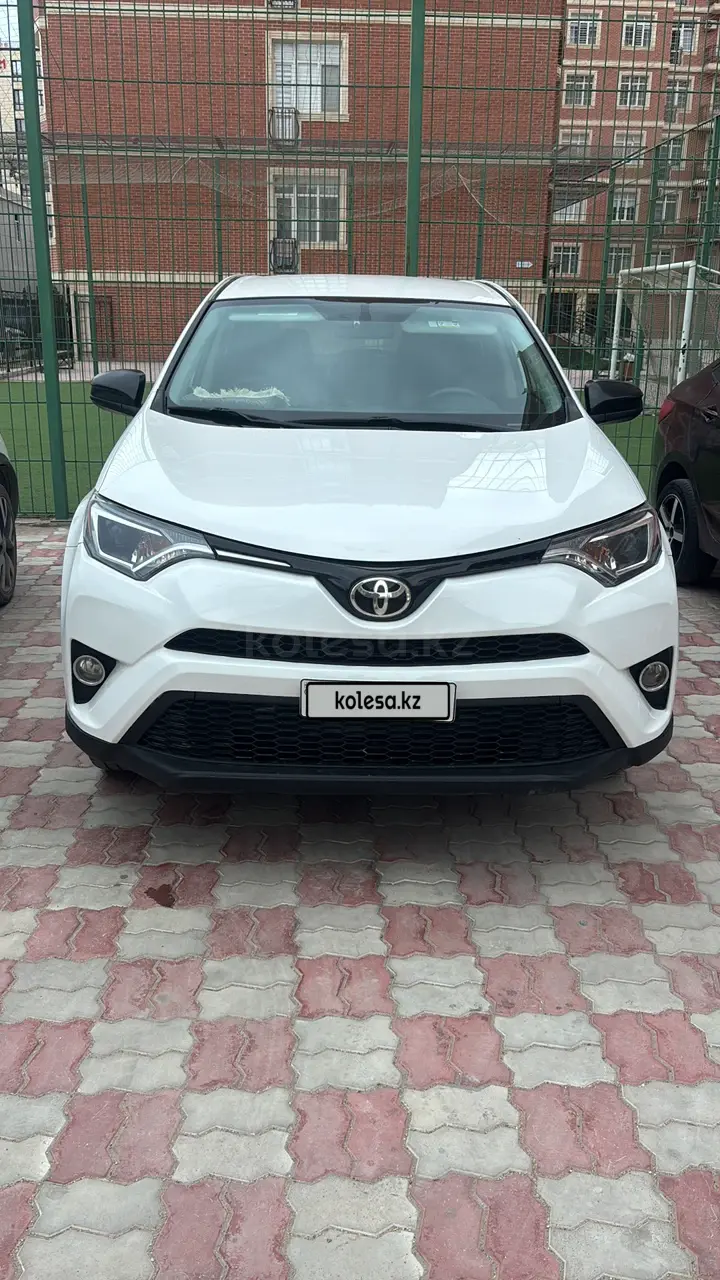 Toyota RAV4, 2015