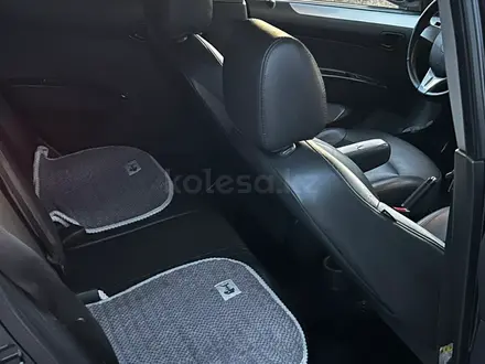 Chevrolet Spark 2014 года за 3 800 000 тг. в Шымкент – фото 4