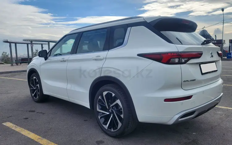 Mitsubishi Outlander 2023 годаүшін18 600 000 тг. в Алматы