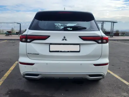 Mitsubishi Outlander 2023 года за 18 600 000 тг. в Алматы – фото 6