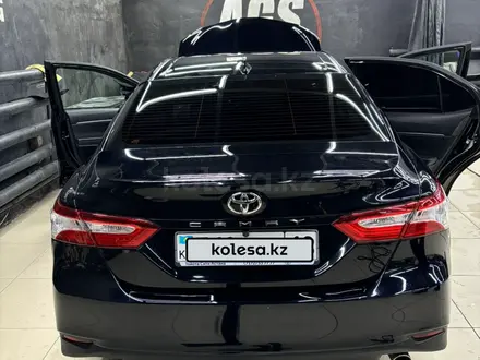 Toyota Camry 2019 года за 12 500 000 тг. в Семей – фото 3