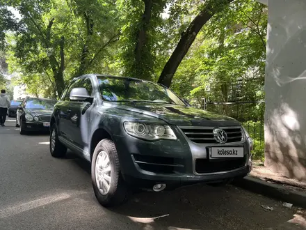 Volkswagen Touareg 2007 года за 5 500 000 тг. в Алматы