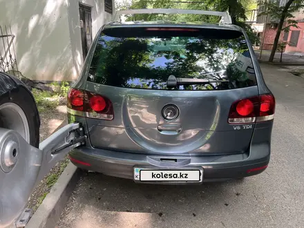 Volkswagen Touareg 2007 года за 5 500 000 тг. в Алматы – фото 5