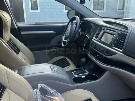 Toyota Highlander 2014 года за 12 000 019 тг. в Атырау – фото 4