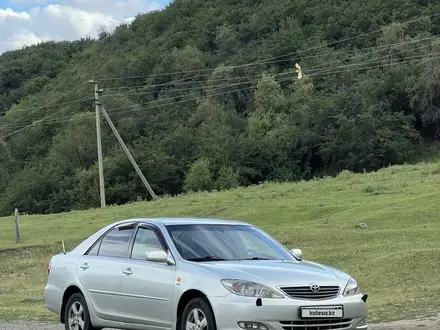 Toyota Camry 2003 года за 5 000 000 тг. в Есик – фото 2