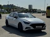 Hyundai Sonata 2022 года за 13 700 000 тг. в Алматы – фото 3