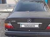 Mercedes-Benz E 220 1994 года за 1 250 000 тг. в Атакент – фото 4