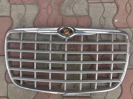 Chrysler 300 решётка радиатора оригинал, в отличном состоянии за 58 000 тг. в Алматы