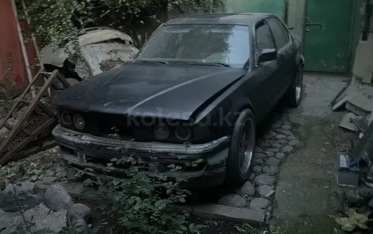 BMW 735 1992 года за 1 000 000 тг. в Алматы