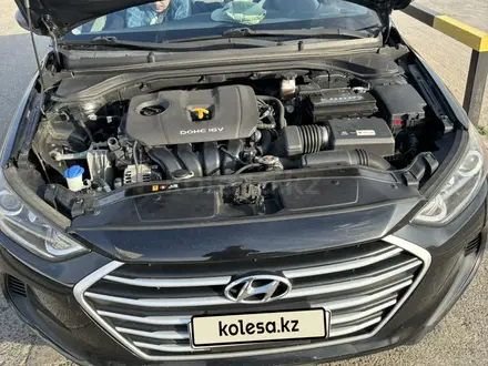 Hyundai Elantra 2017 года за 7 400 000 тг. в Актобе – фото 3