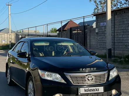 Toyota Camry 2012 года за 10 800 000 тг. в Туркестан – фото 2