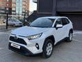 Toyota RAV4 2024 годаfor15 600 000 тг. в Атырау