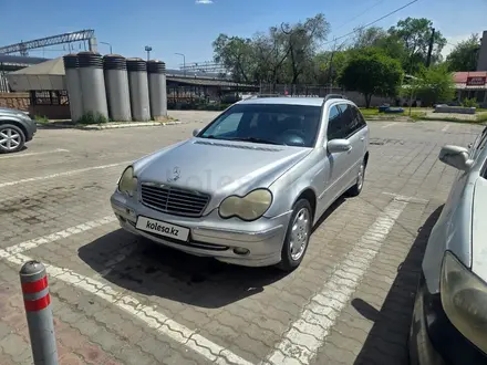 Mercedes-Benz C 200 2003 года за 3 300 000 тг. в Алматы – фото 2
