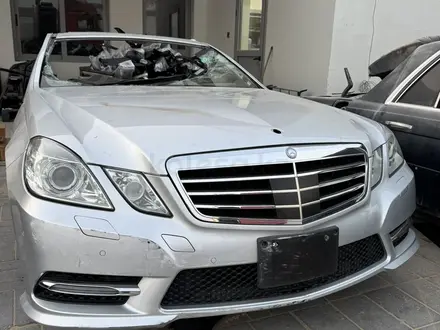 Фара передняя W207 Mercedes за 120 000 тг. в Алматы – фото 2
