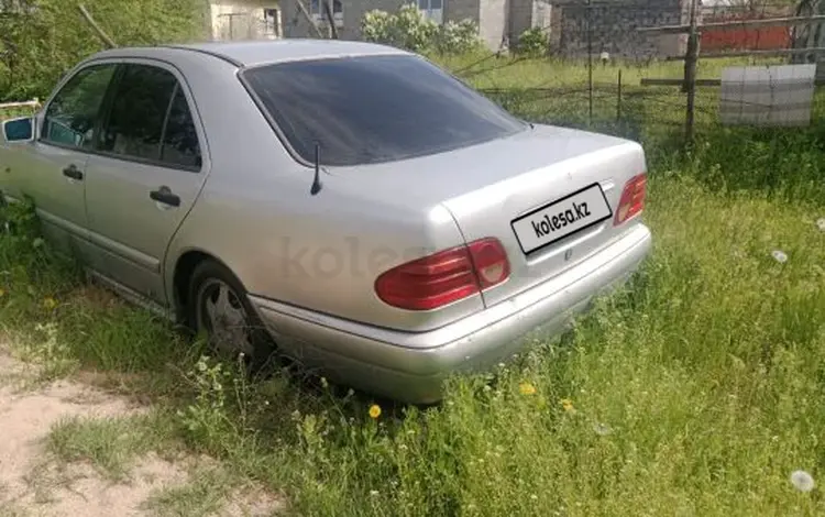 Mercedes-Benz E 230 1998 года за 1 000 000 тг. в Байсерке