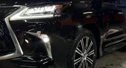 Lexus LX 570 2019 годаfor50 000 000 тг. в Астана – фото 2