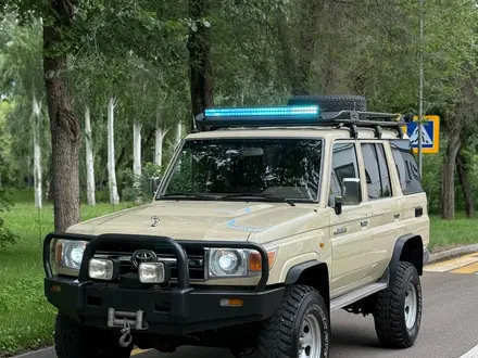 Toyota Land Cruiser 2008 года за 17 990 000 тг. в Алматы – фото 3