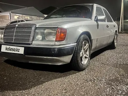 Mercedes-Benz E 200 1992 года за 1 700 000 тг. в Кентау – фото 4