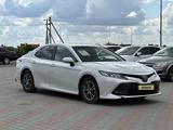 Toyota Camry 2019 годаүшін13 400 000 тг. в Актобе – фото 3