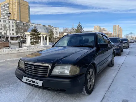 Mercedes-Benz C 180 1995 года за 1 400 000 тг. в Астана – фото 2