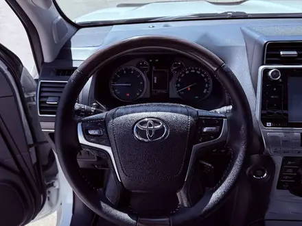 Toyota Land Cruiser Prado 2017 года за 29 500 000 тг. в Алматы – фото 15