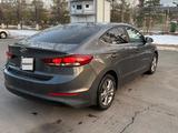 Hyundai Elantra 2017 года за 7 000 000 тг. в Уральск – фото 2