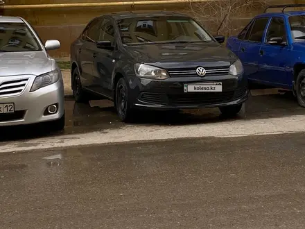 Volkswagen Polo 2010 года за 2 000 000 тг. в Актау – фото 2