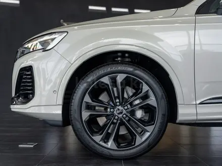 Audi Q7 55 TFSI 2024 года за 53 970 000 тг. в Алматы – фото 16