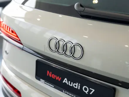 Audi Q7 55 TFSI 2024 года за 53 970 000 тг. в Алматы – фото 20