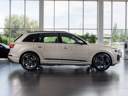 Audi Q7 55 TFSI 2024 года за 53 970 000 тг. в Алматы – фото 4