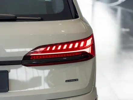 Audi Q7 55 TFSI 2024 года за 53 970 000 тг. в Алматы – фото 21
