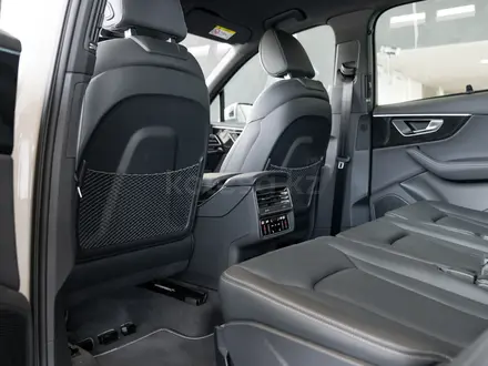 Audi Q7 55 TFSI 2024 года за 53 970 000 тг. в Алматы – фото 29