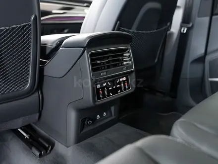 Audi Q7 55 TFSI 2024 года за 53 970 000 тг. в Алматы – фото 31