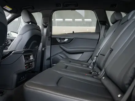 Audi Q7 55 TFSI 2024 года за 53 970 000 тг. в Алматы – фото 32